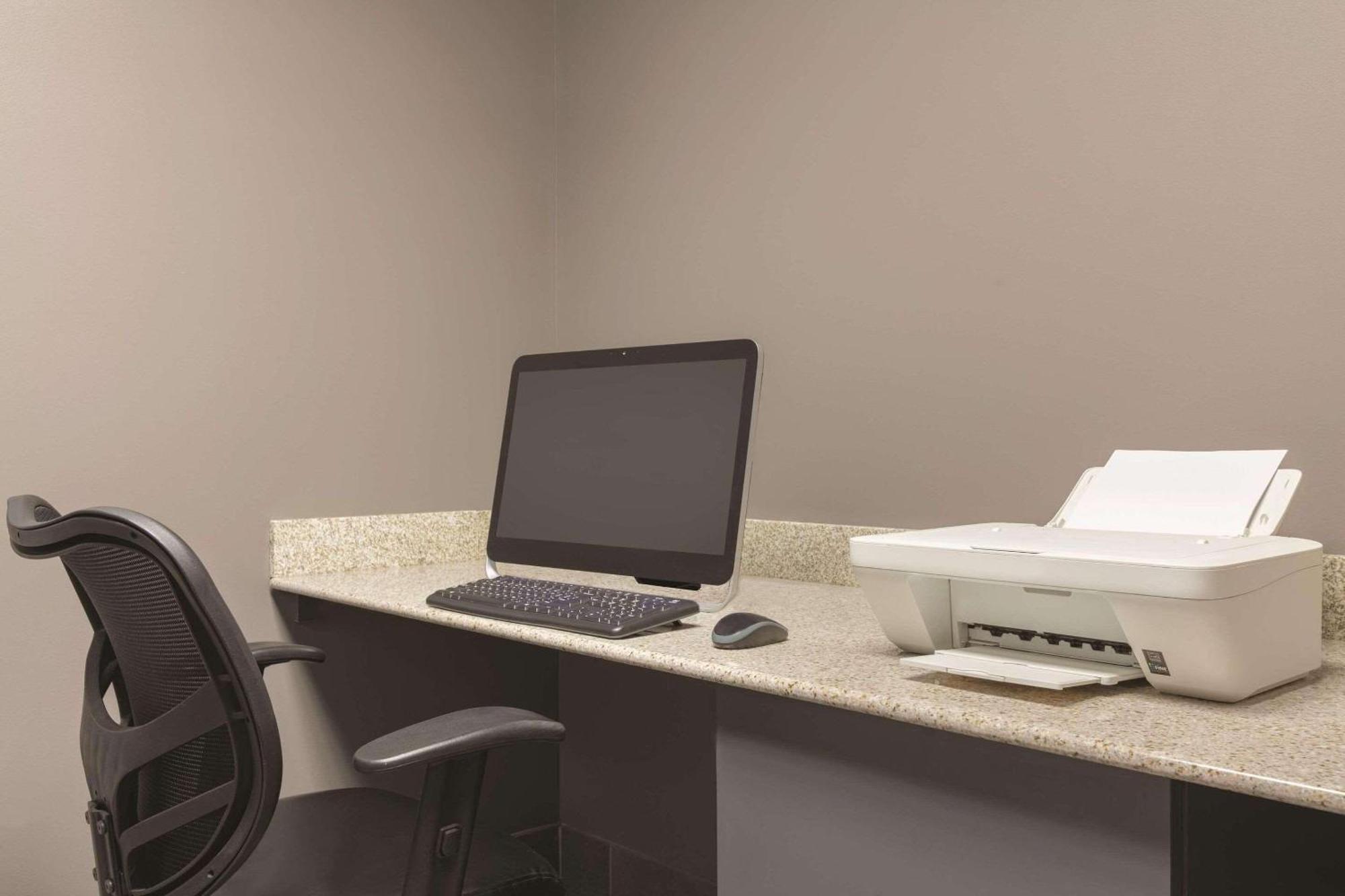 Country Inn & Suites By Radisson, Port Clinton, Oh Bagian luar foto