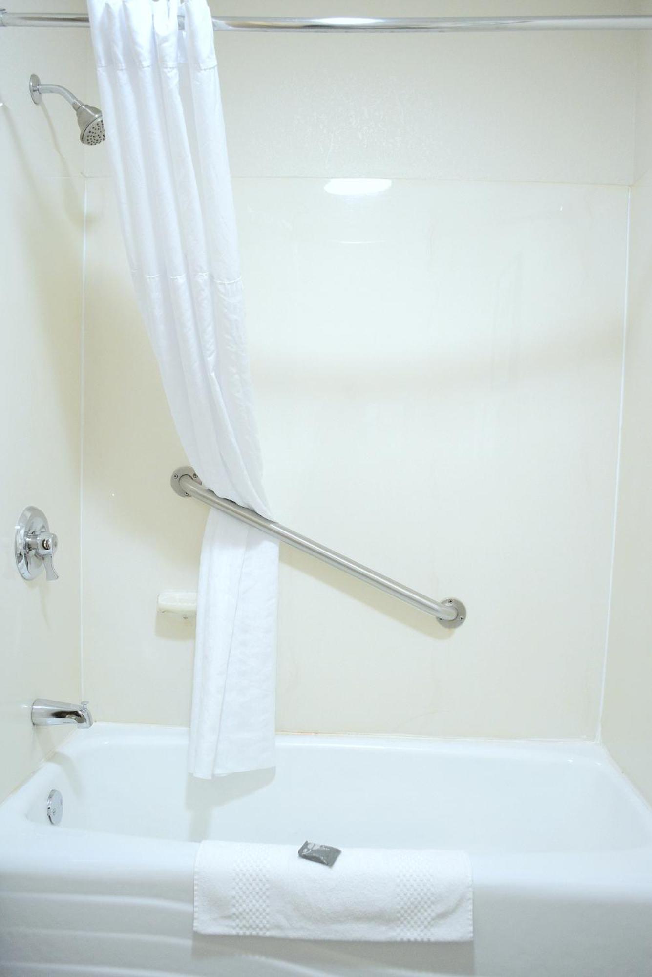 Country Inn & Suites By Radisson, Port Clinton, Oh Bagian luar foto