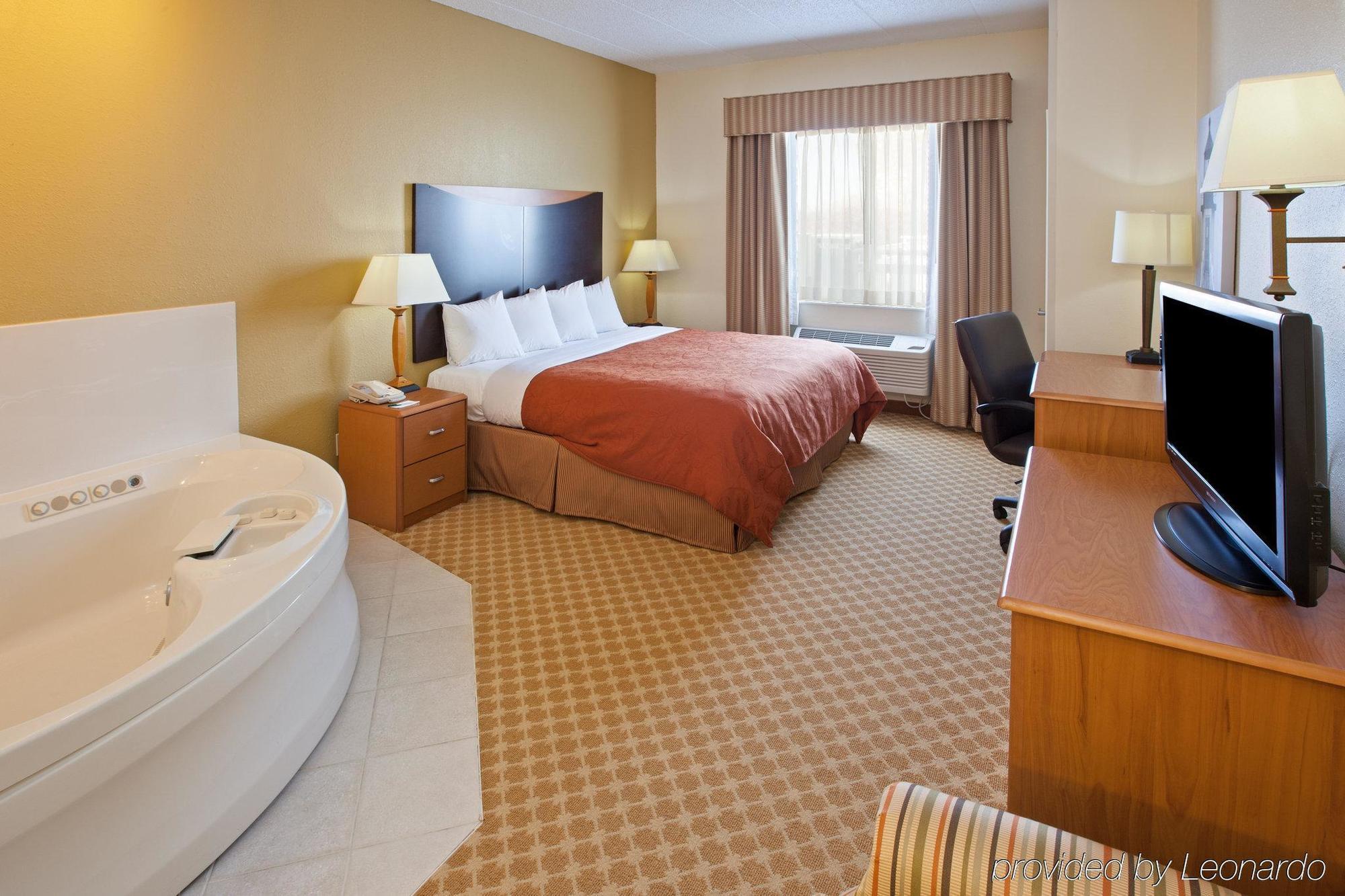Country Inn & Suites By Radisson, Port Clinton, Oh Bagian luar foto